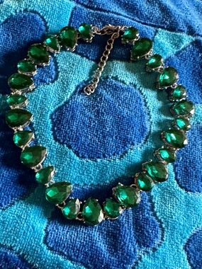 Emerald Teardrop Statement Necklace - Green